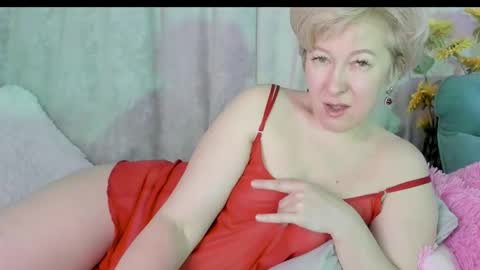 MelaniaMia online show from 03.11.25