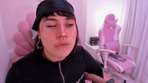 Snapshot of mia_yeager chatting on 10.08.25 mia_yeager online show from 10.08.25