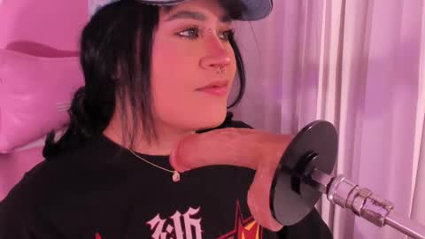 Snapshot of mia_yeager chatting on 10.22.25 mia_yeager online show from 10.22.25