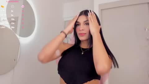 Snapshot of mia_yourmommy chatting on 02.10.25 online show from 02.10.25