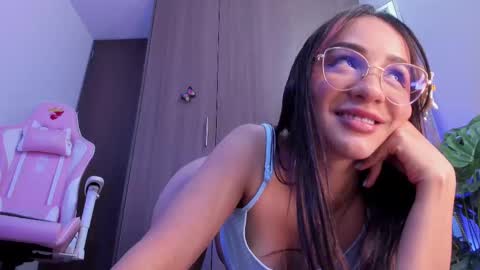 Snapshot of miaa_06 chatting on 02.20.25 mia nicolle online show from 02.20.25