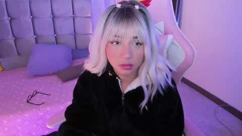 mia  nicolle online show from 09.20.25