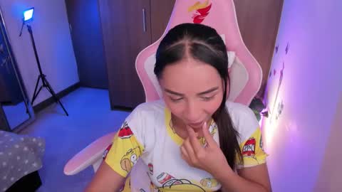 mia  nicolle online show from 01.19.26