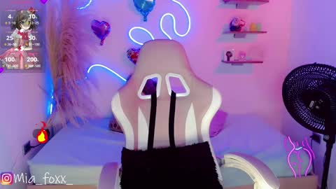 Mia online show from 02.06.25