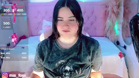 Mia online show from 10.05.25