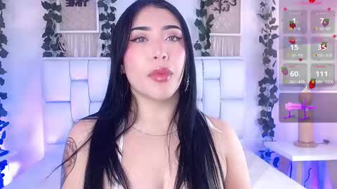 Mia online show from 09.24.25