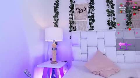 Mia online show from 10.15.25