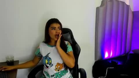 Mia online show from 10.19.25