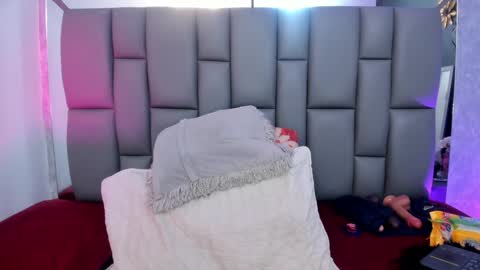 Mia online show from 01.10.25