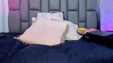 Mia online show from 02.28.25