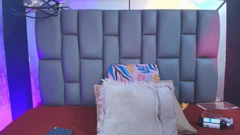 Mia online show from 09.11.25