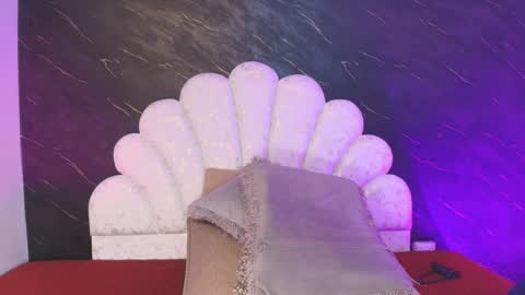 Mia online show from 03.31.26