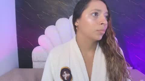 Snapshot of miaabrown__ chatting on 06.10.26 Mia online show from 06.10.26