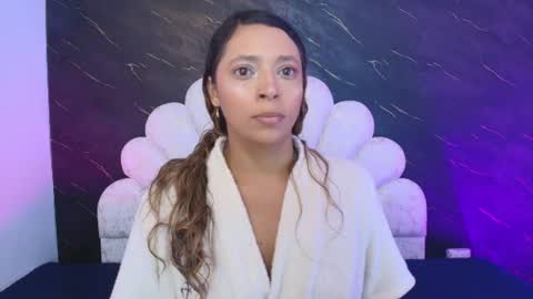 Snapshot of miaabrown__ chatting on 06.11.26 Mia online show from 06.11.26