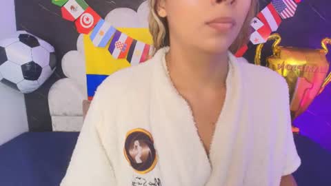 Snapshot of miaabrown__ chatting on 07.16.26 Mia online show from 07.16.26