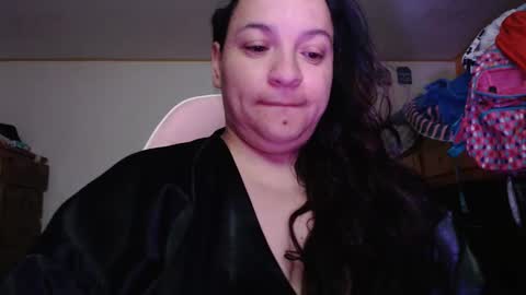 Snapshot of miaabrownn chatting on 05.04.26 MIA online show from 05.04.26