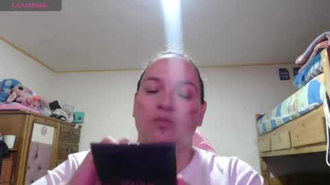 Snapshot of miaabrownn chatting on 05.11.26 MIA online show from 05.11.26