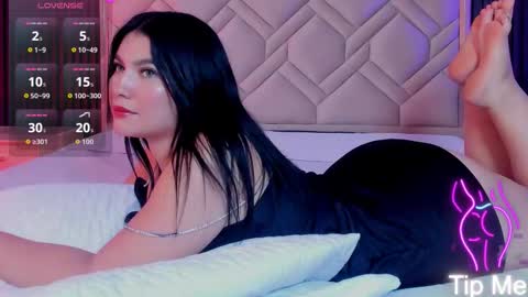 Miaa Farrel online show from 09.23.25