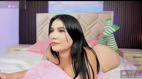 Miaa Farrel online show from 12.19.25