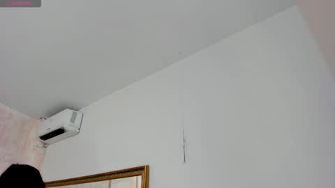 miaaffox online show from 01.18.26