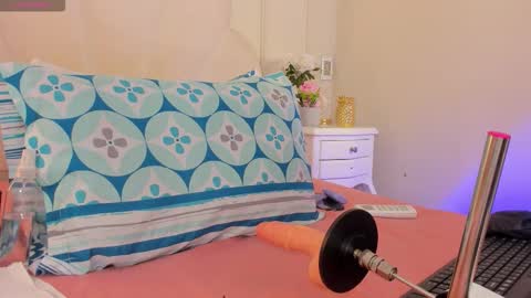 miaaffox online show from 02.20.26