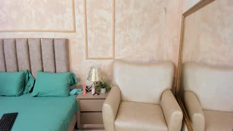 Miaasummer online show from 02.06.26