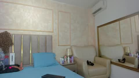 Miaasummer online show from 05.08.26