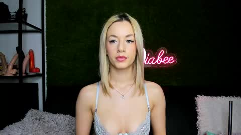 MiaBeeX online show from 05.23.26