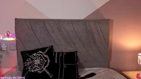 miablack_k online show from 10.11.25