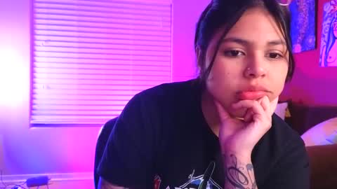 Mia online show from 12.08.24