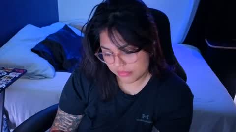 Snapshot of miacanela_xo chatting on 07.17.26 Mia online show from 07.17.26