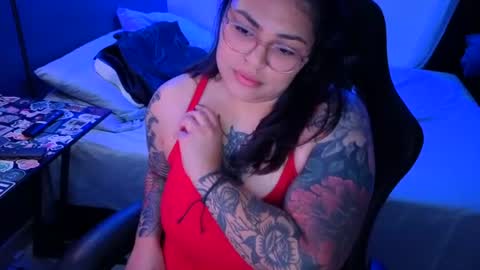 Snapshot of miacanela_xo chatting on 07.19.26 Mia online show from 07.19.26