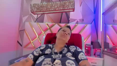   online show from 03.08.25