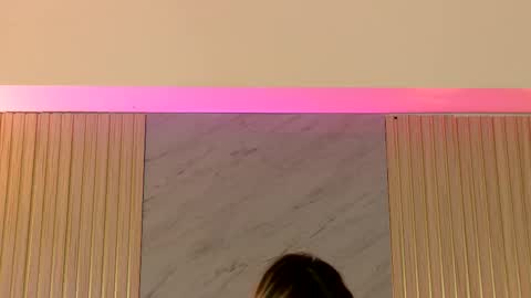 Mia online show from 12.02.25