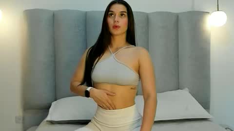 Snapshot of miacleark chatting on 02.05.26 miacleark online show from 02.05.26