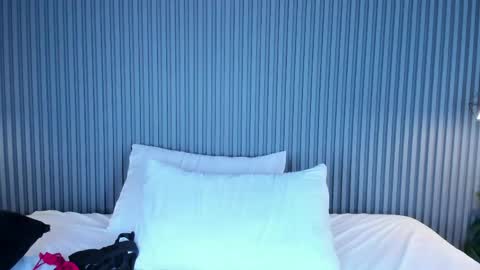 mia online show from 04.21.26