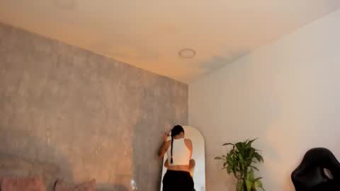 miacooper online show from 10.10.25