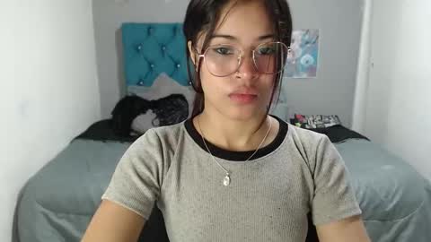 miacumgirl online show from 02.18.26