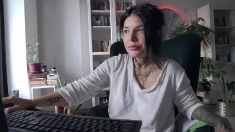 Snapshot of miacute4u chatting on 10.04.25 miacute4u online show from 10.04.25