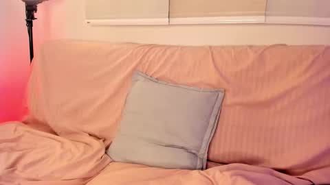 IG Yojanagomez  online show from 11.22.25