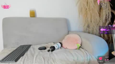 Snapshot of miafisher_ chatting on 10.21.25 Miafisher online show from 10.21.25