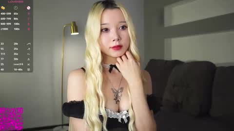 Mia online show from 09.27.25