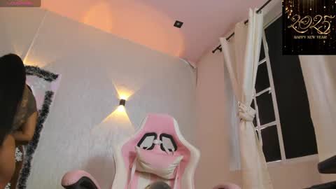 Mia Gomez online show from 12.30.24