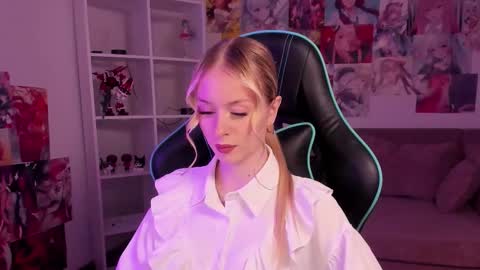 Mia online show from 09.17.25