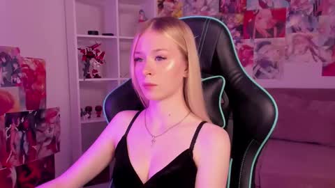 Mia online show from 09.19.25