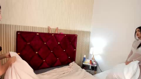 Snapshot of miah_bella chatting on 10.17.25 Miah and Bella online show from 10.17.25