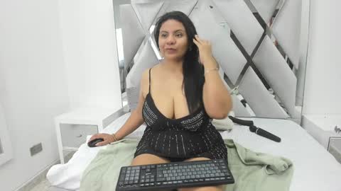 Miah Collins online show from 01.15.25
