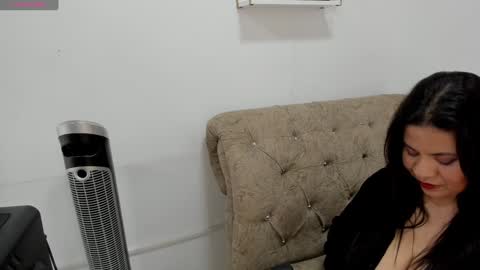 Miah Collins online show from 01.18.25
