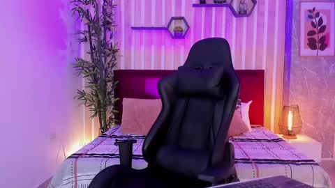 Mia Connor online show from 12.03.24