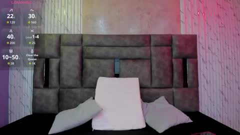 Snapshot of miah_palacio chatting on 11.04.25 MIAH PALACIO online show from 11.04.25